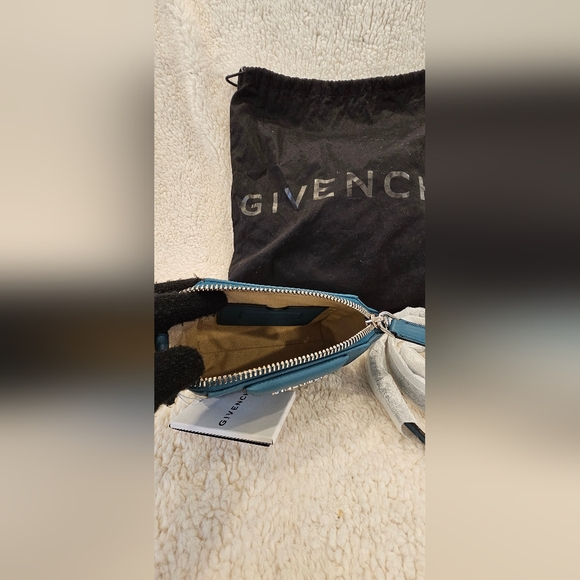 Givenchy Antigona Mini Bag - Picture 3 of 3